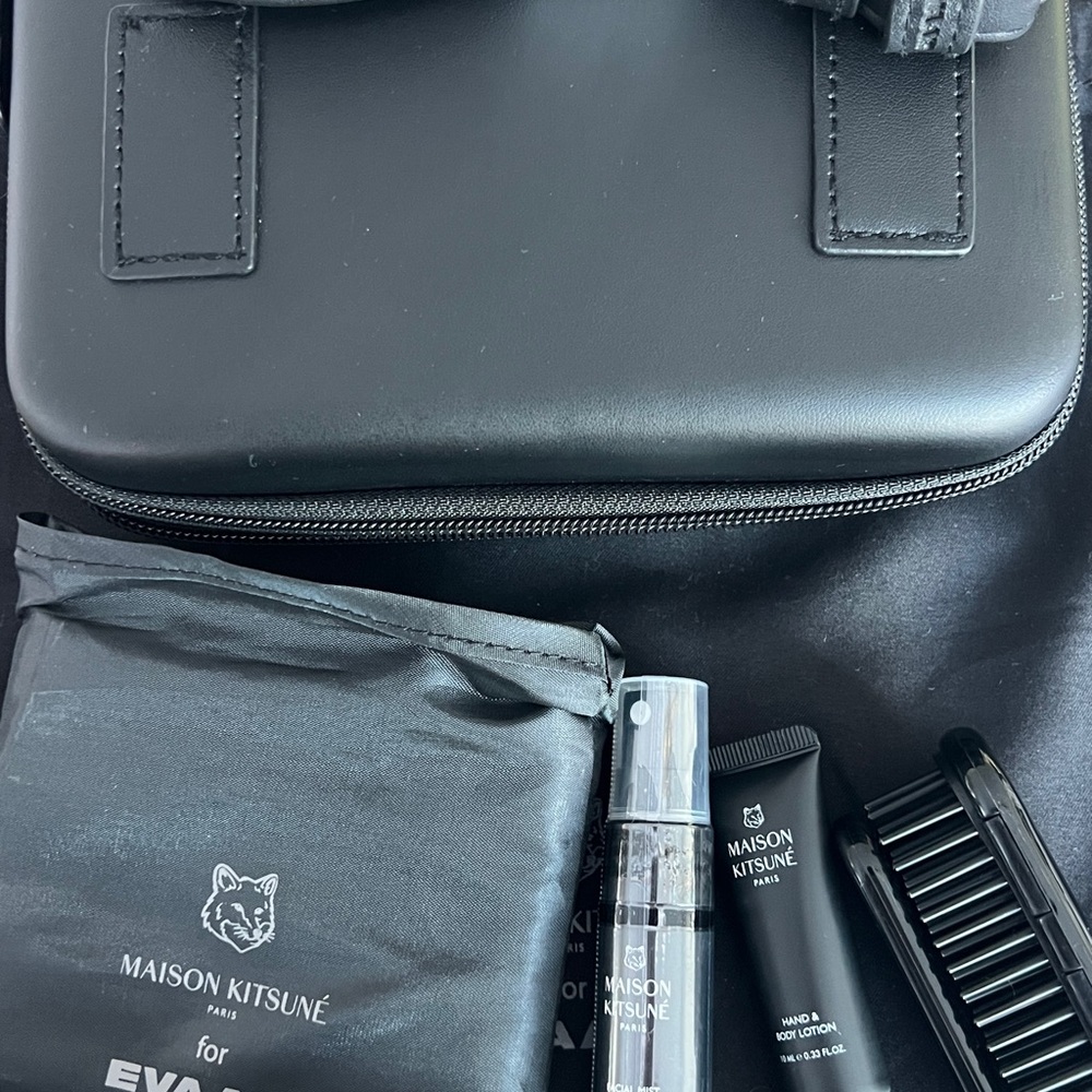 MAISON KITSUNE Black Laptop Amenity Bag - Picture 7 of 11